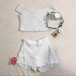 ✨white two piece from Purrr Melrose✨